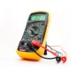 Praktický digitálny multimeter